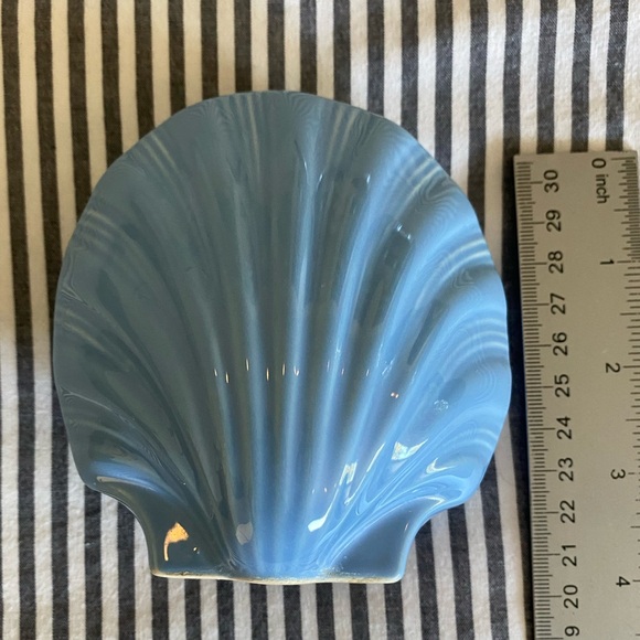 Vintage Art Deco Blue Ceramic Scallop Shell Vessel/Planter - Picture 5 of 5
